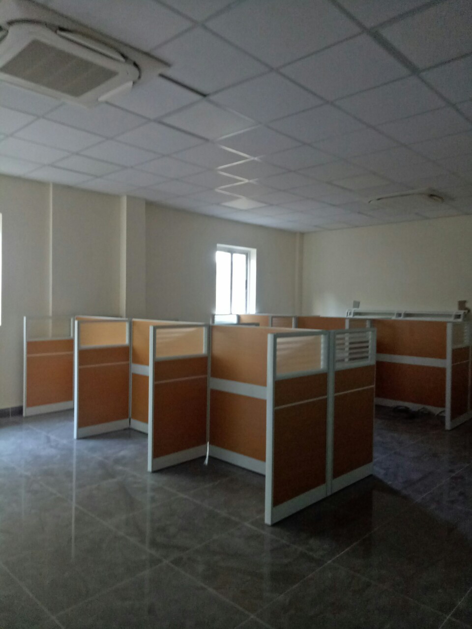 VÁCH NGĂN VĂN PHÒNG CÔNG TY 